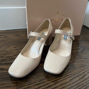 PRADA mary jane block heel nude patent leather size 9, EU 39.5